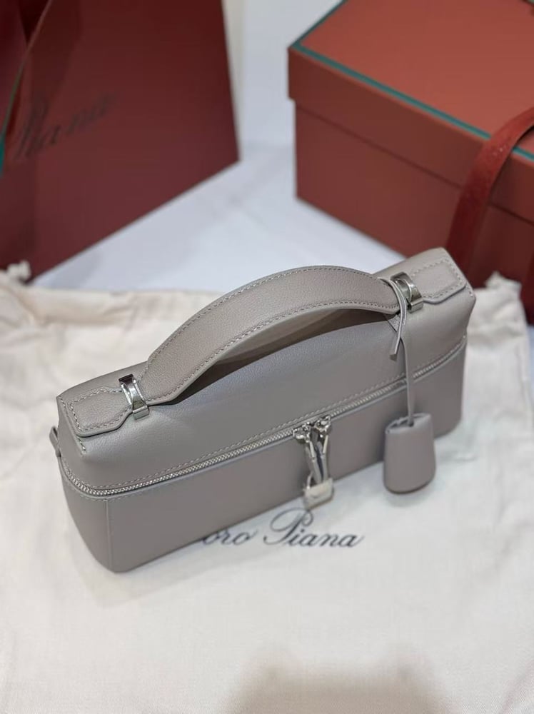 LORO PIANA Saddle Leather size 23cm