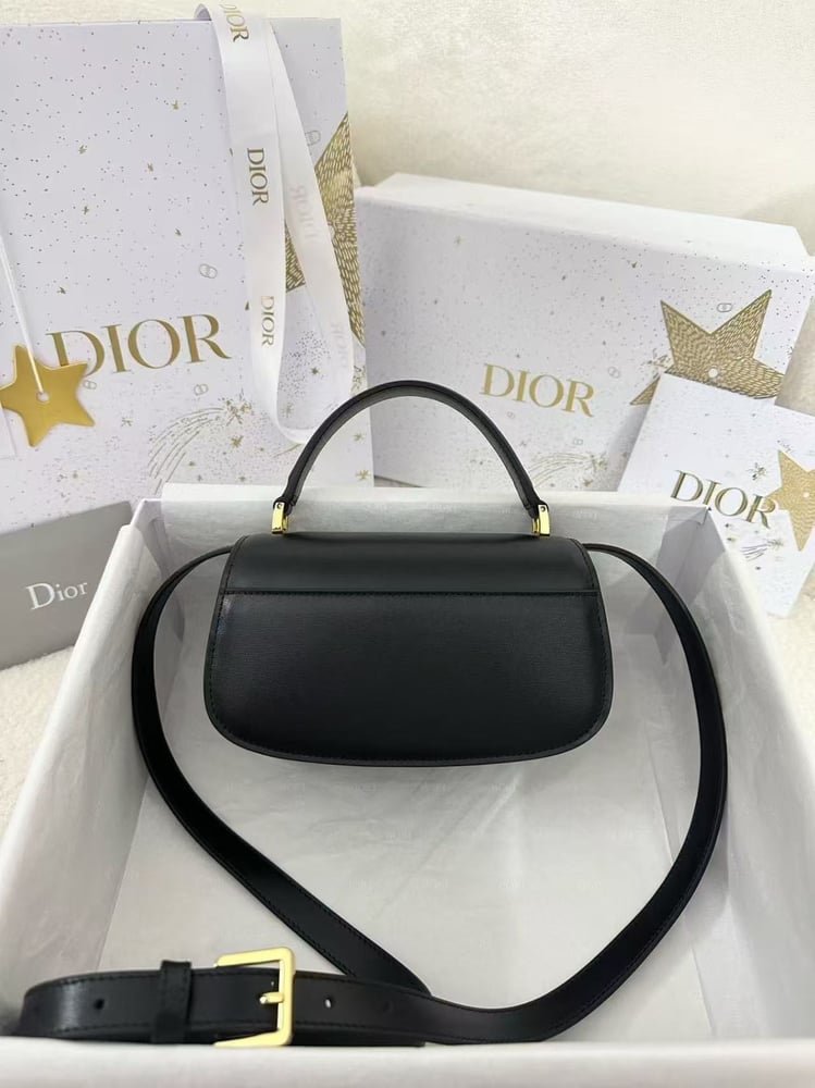 DIOR MONTAIGNE AVENUE size 19cm