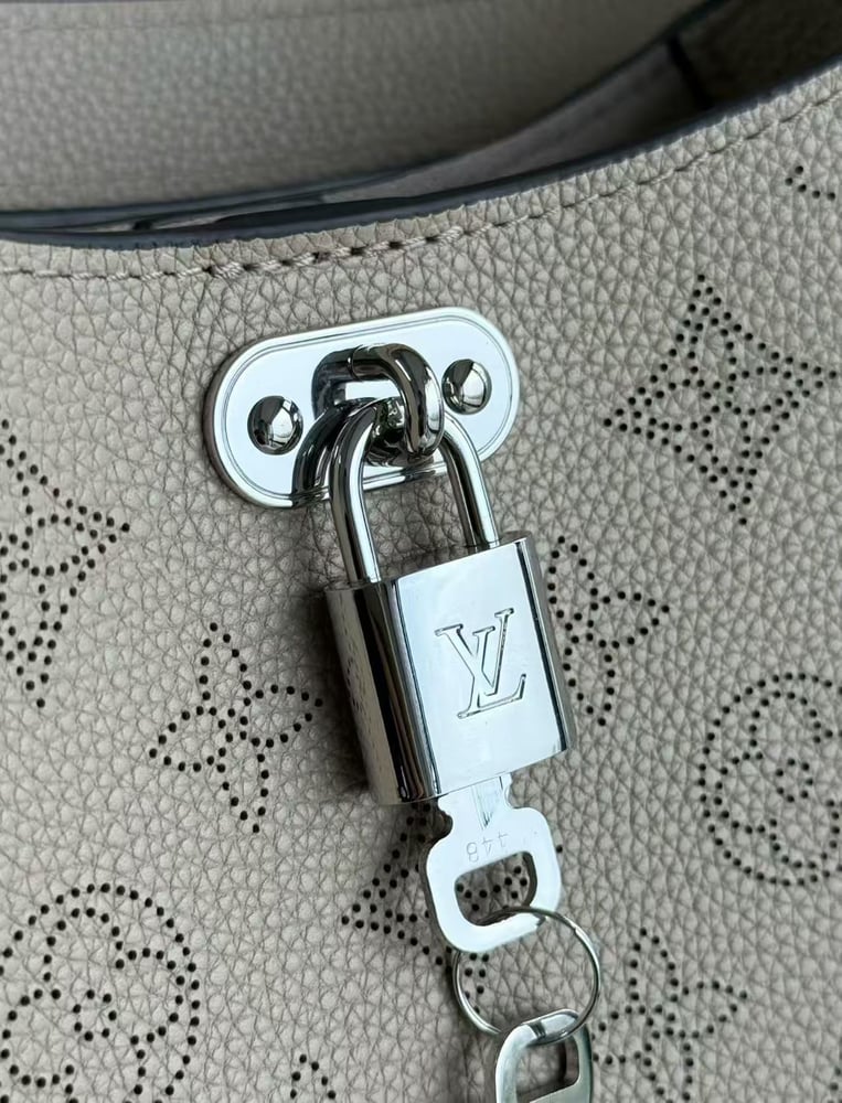 LOUIS VUITTON MONOGRAM size 25cm
