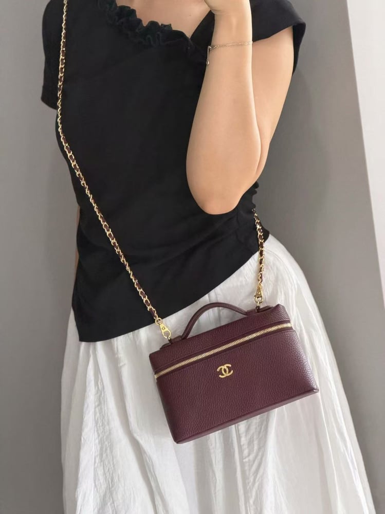 CHANEL 26A size 23cm