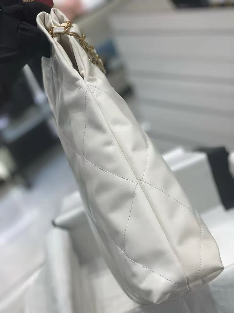 CHANEL 22HAND BAG size 35cm