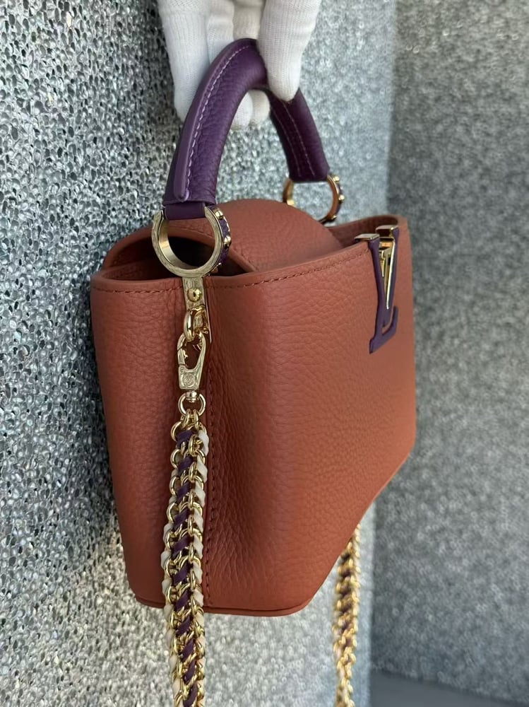 LV Capucines size 21cm