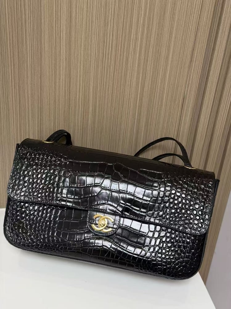 CHANEL 26A size 32cm