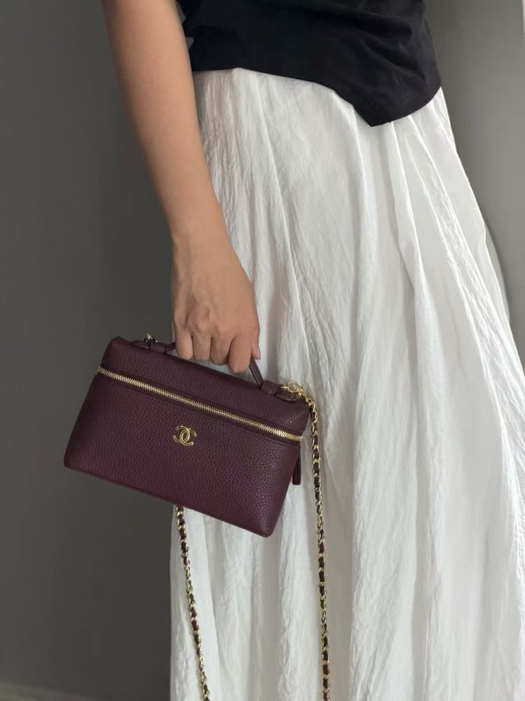 CHANEL 26A size 23cm