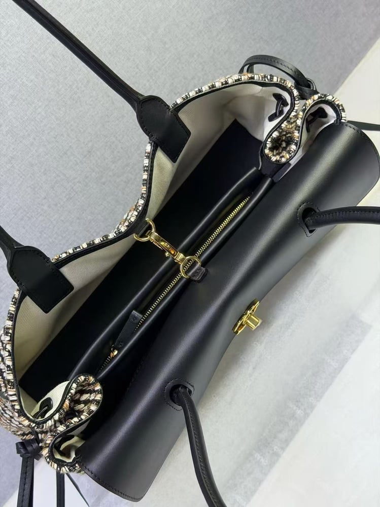 CHANEL 26ss size 30.5cm