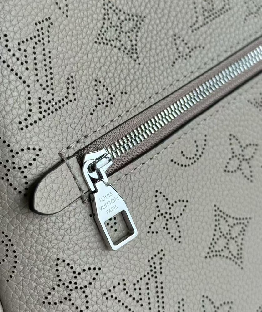 LOUIS VUITTON MONOGRAM size 25cm