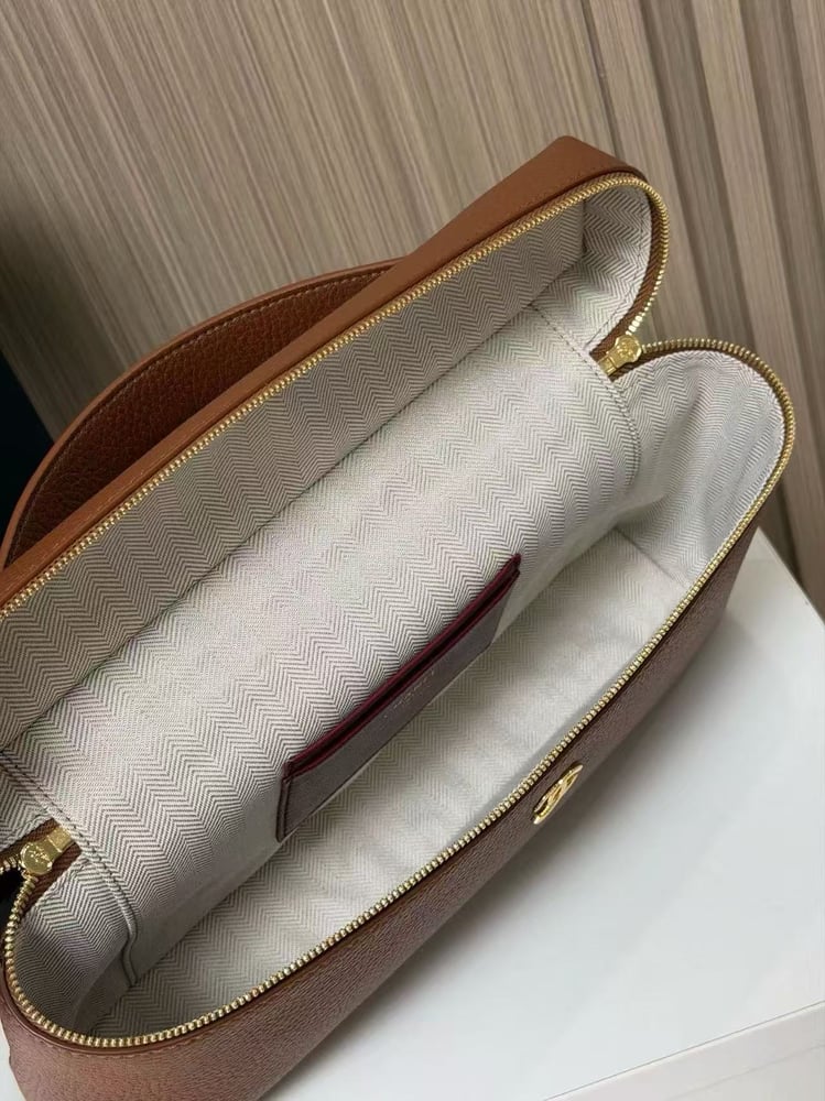 CHANEL 26A size 29cm