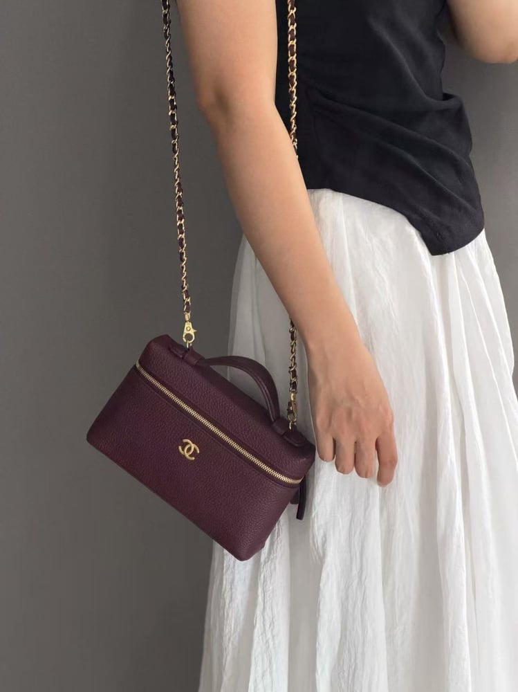 CHANEL 26A size 23cm