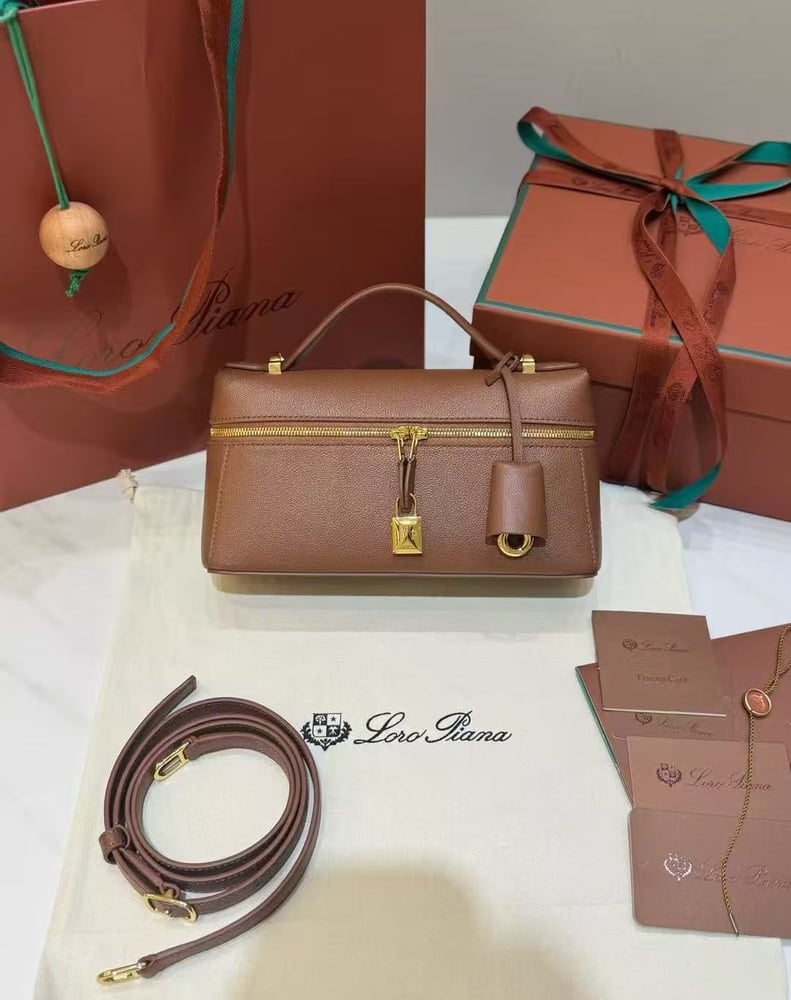 LORO PIANA Saddle Leather size 23cm