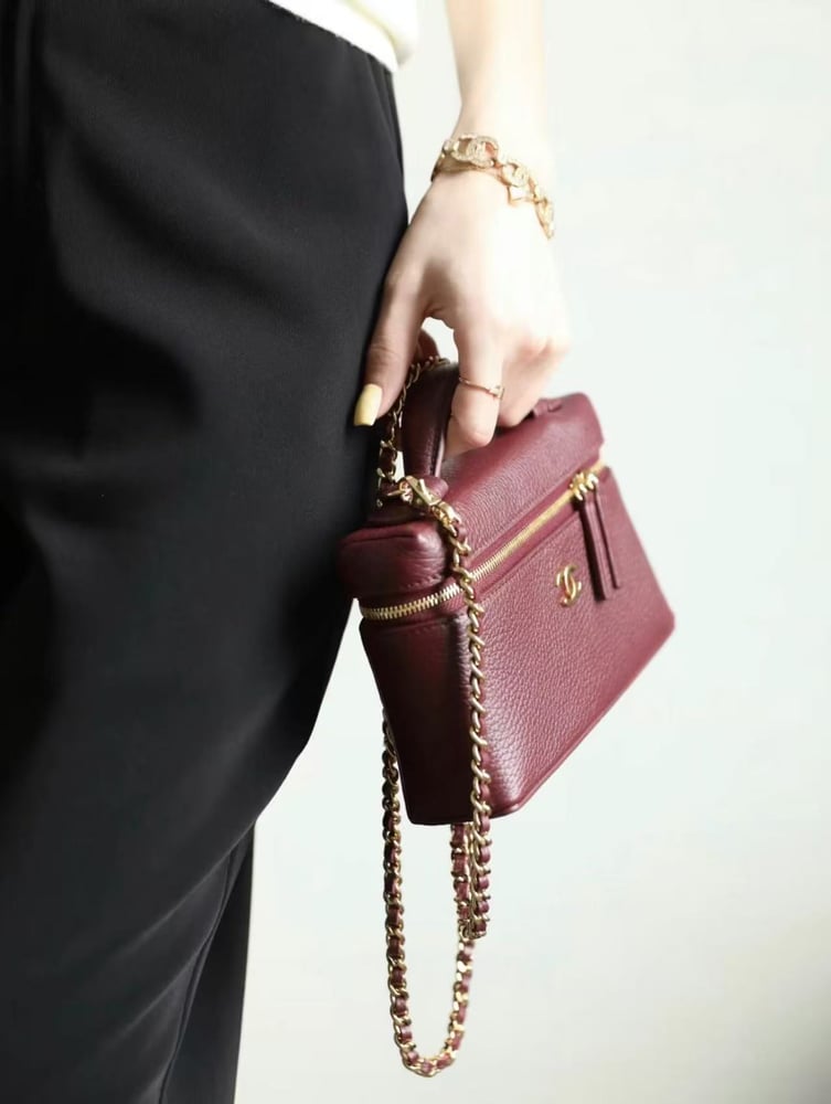 CHANEL 26A size 23cm