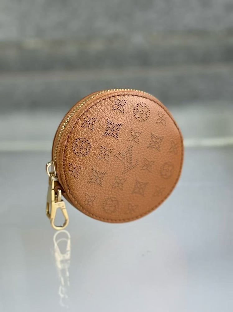 LOUIS VUITTON MONOGRAM size 22cm