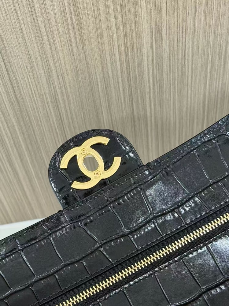 CHANEL 26A size 32cm