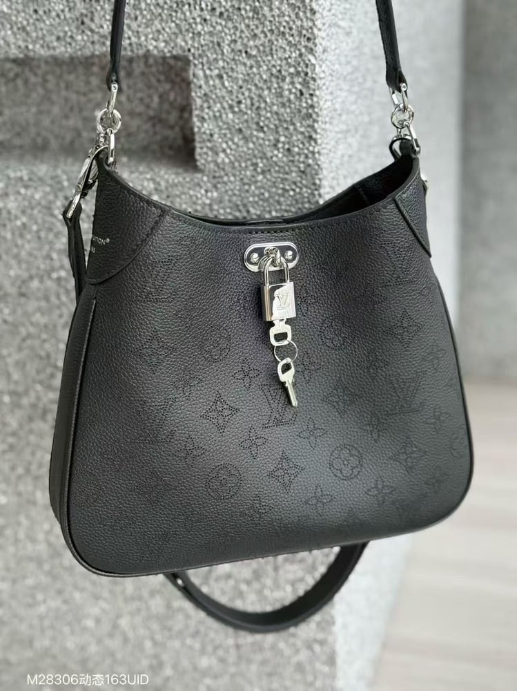 LOUIS VUITTON MONOGRAM size 25cm