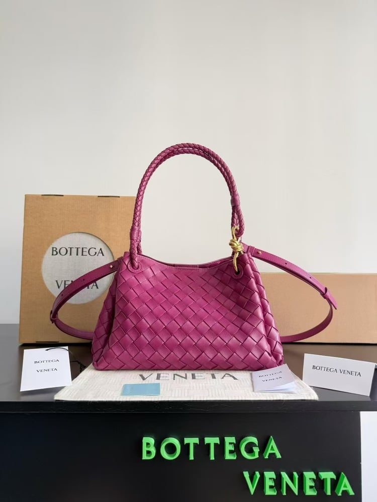 BOTTEGA VENETA Parachute size29.5cm
