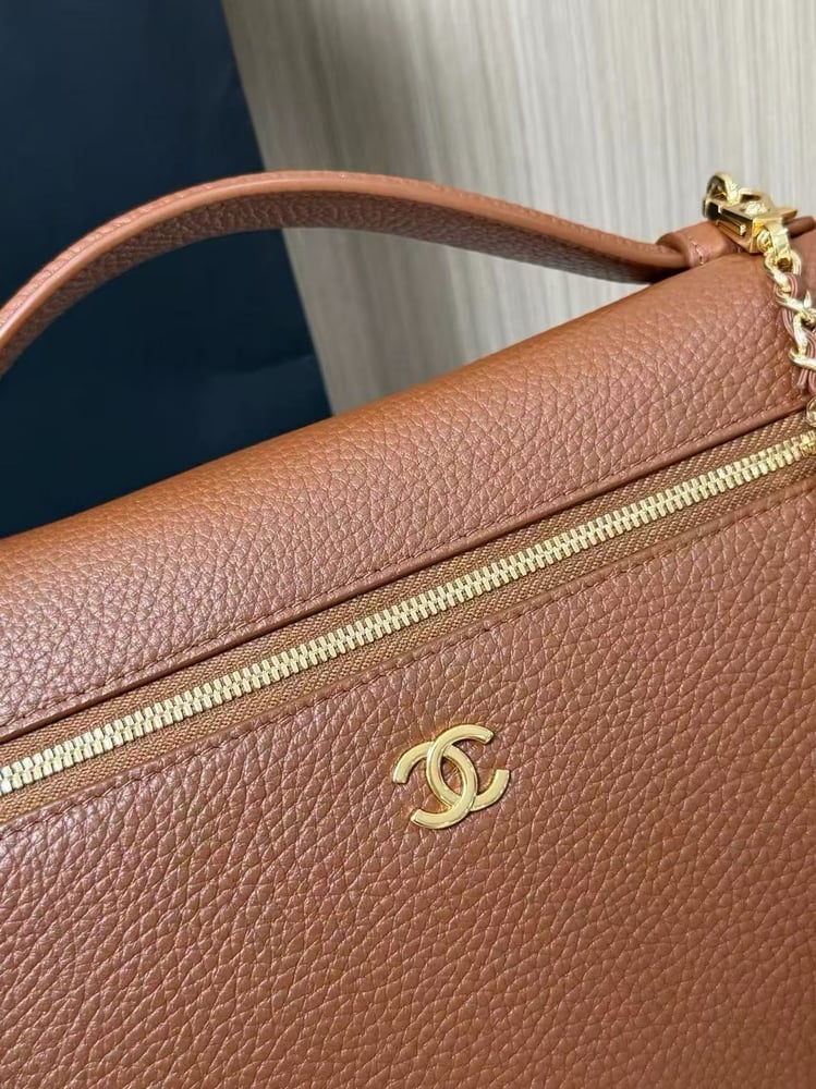 CHANEL 26A size 29cm