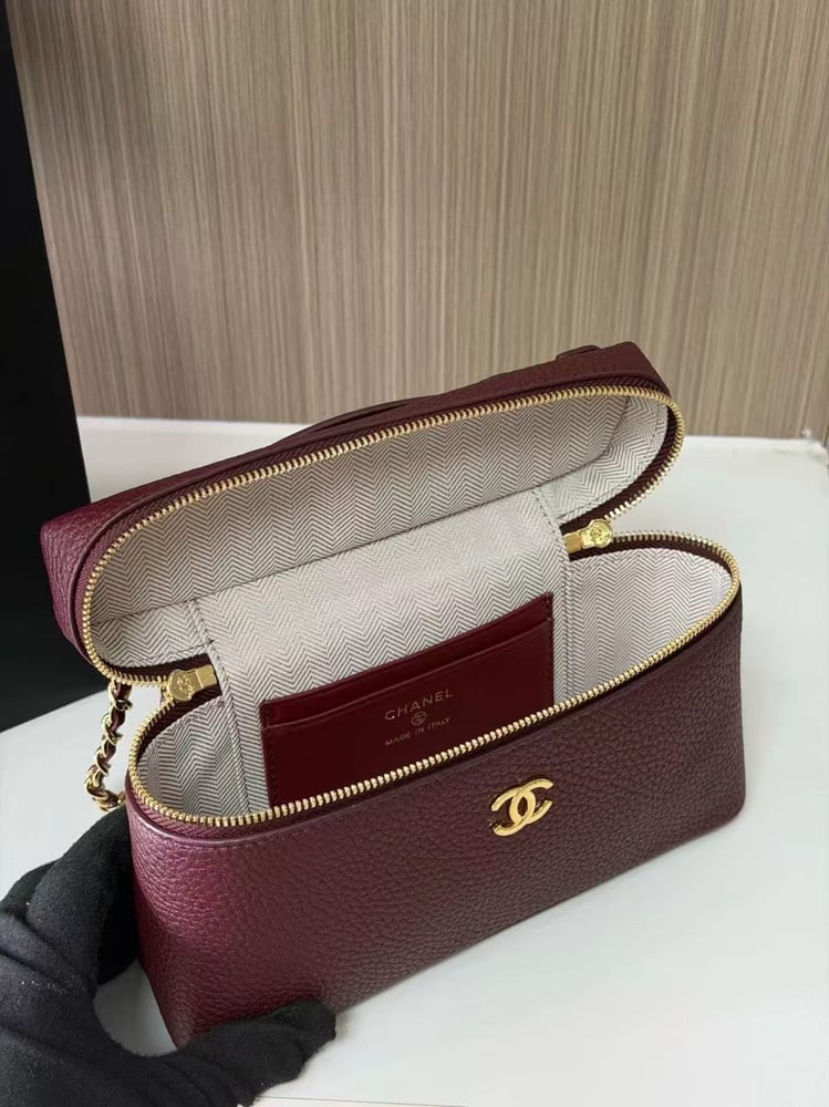 CHANEL 26A size 23cm
