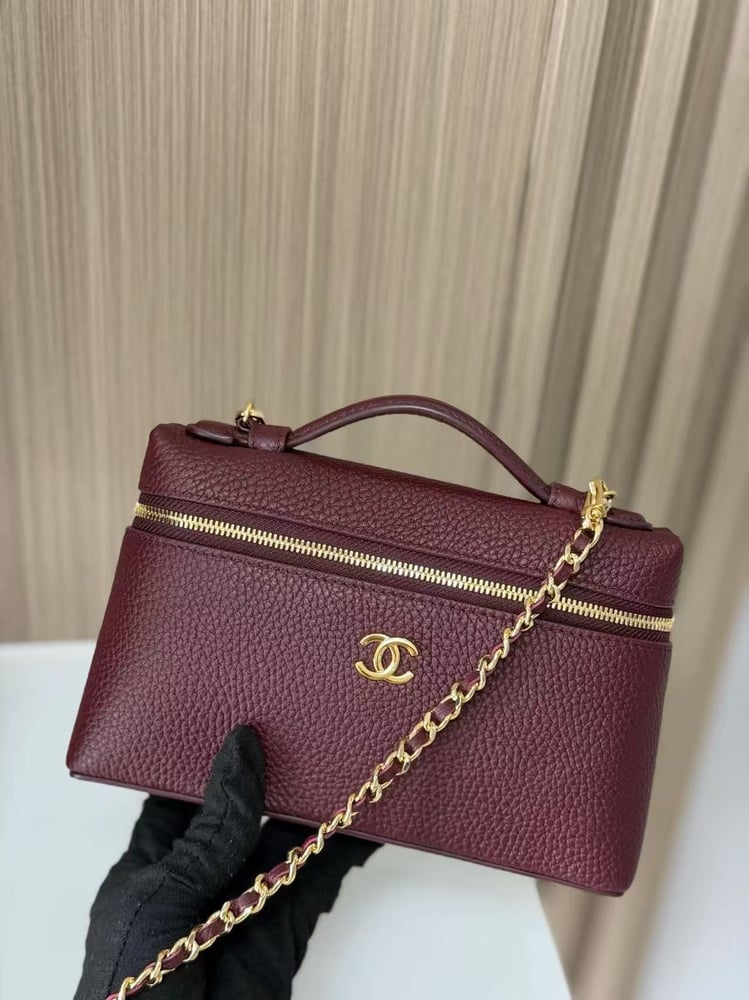 CHANEL 26A size 23cm