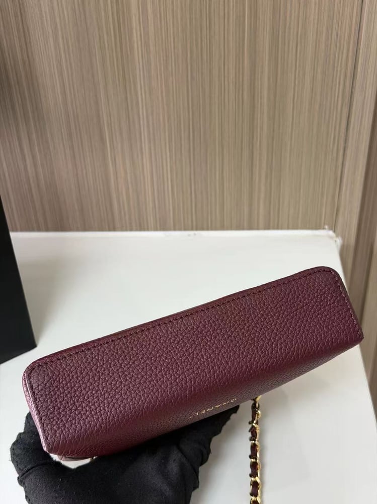 CHANEL 26A size 23cm