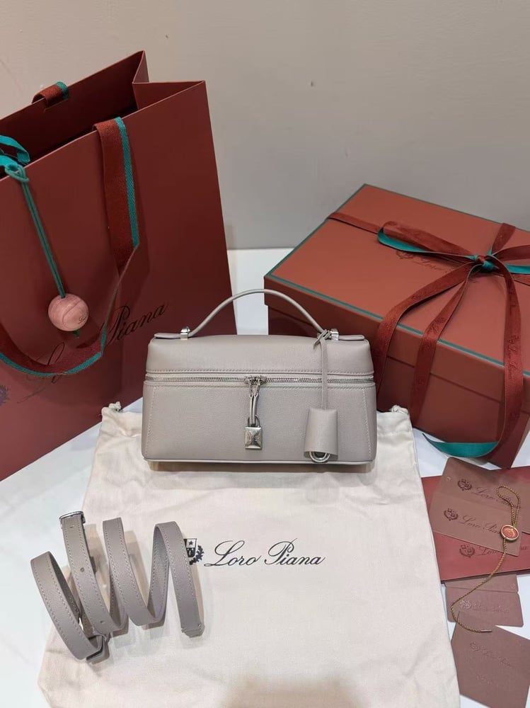 LORO PIANA Saddle Leather size 23cm