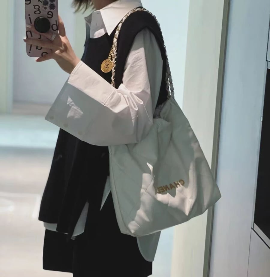 CHANEL 22HAND BAG size 35cm