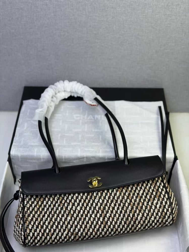 CHANEL 26ss size 30.5cm