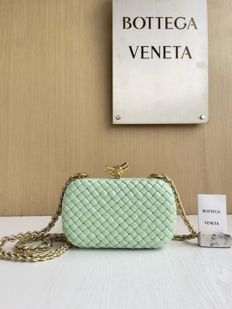 Bottega Veneta KNOT size 19cm