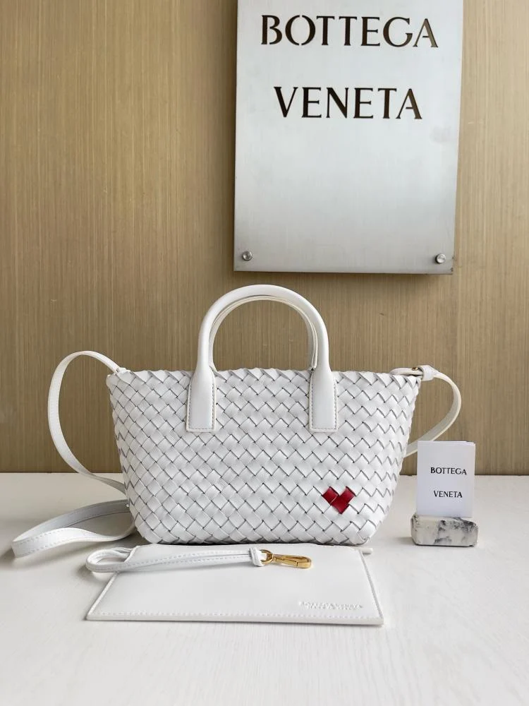 Bottega Veneta CABAT size 20cm