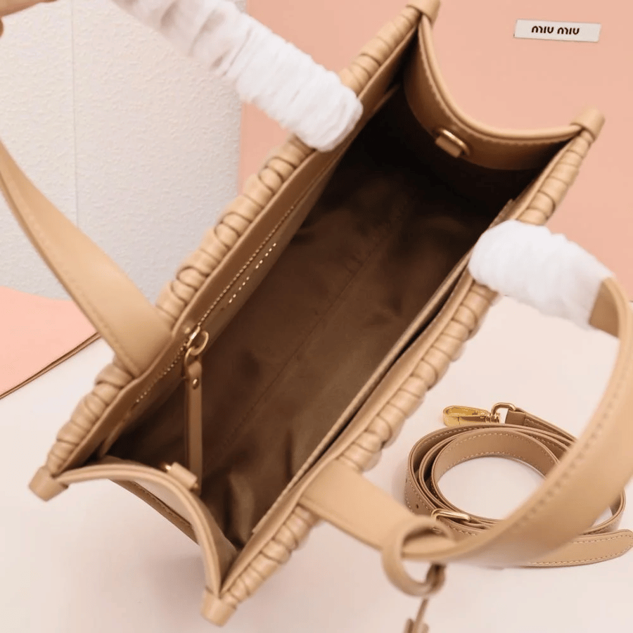 MiuMiu Matelasse size 24cm