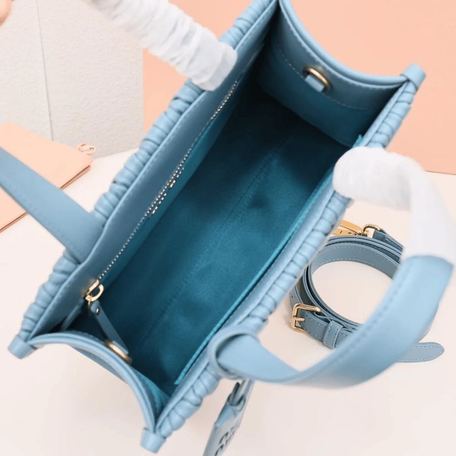 MiuMiu Matelasse size 24cm
