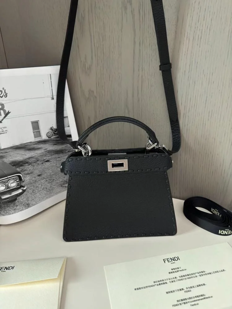 FENDI  size 20cm