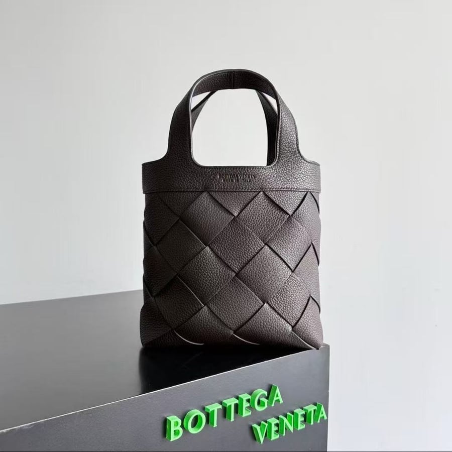 Bottega Veneta Diago size22cm