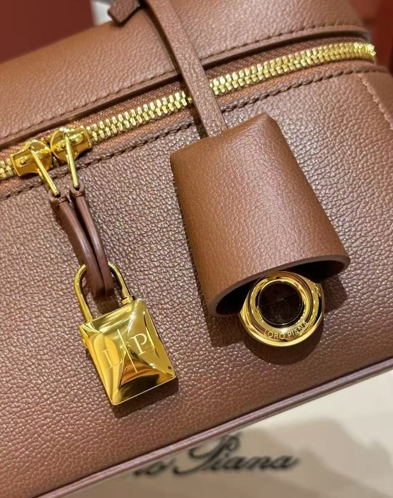 LORO PIANA Saddle Leather size 23cm