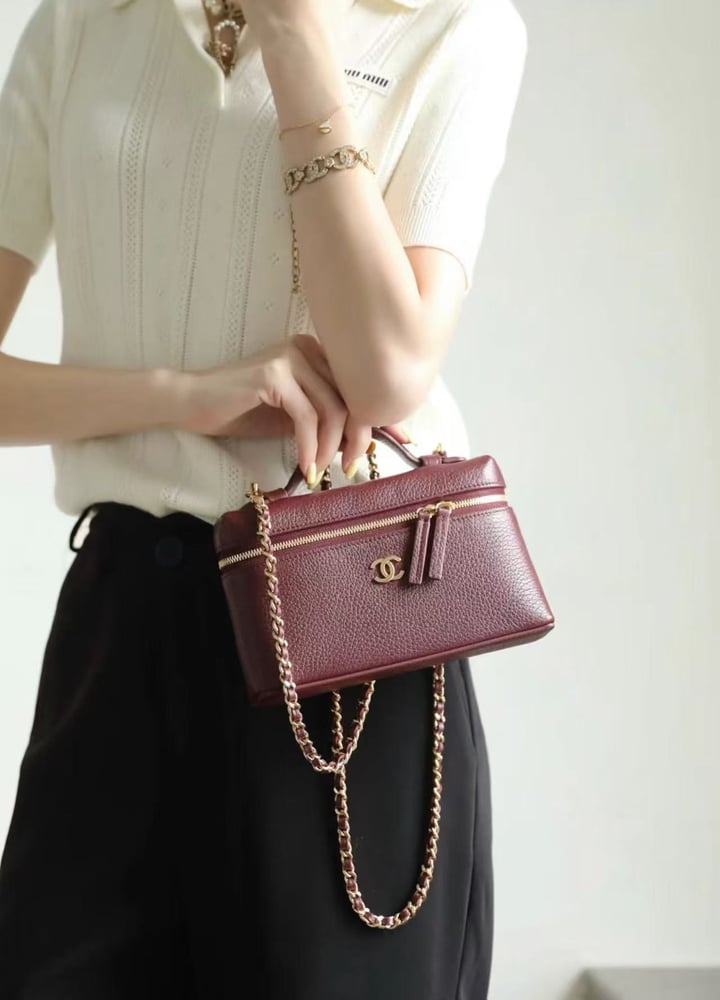 CHANEL 26A size 23cm