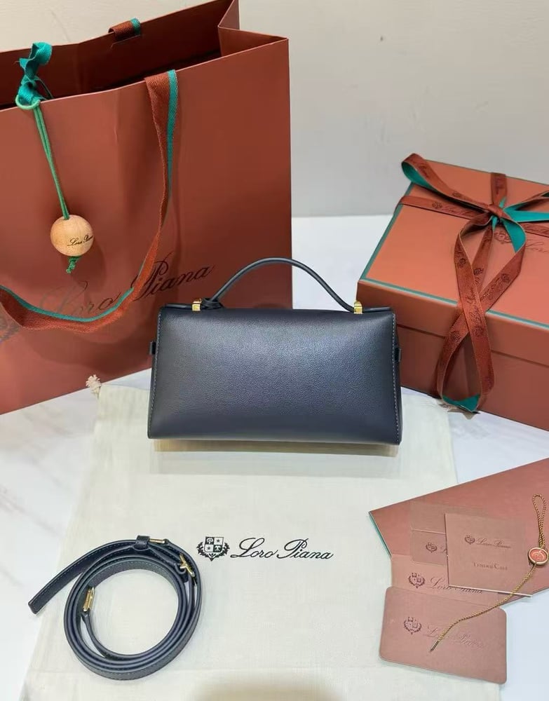 LORO PIANA Saddle Leather size 23cm