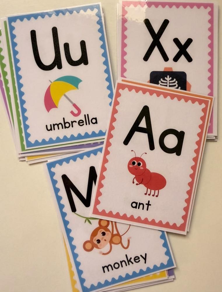 بطاقات الأحرف باللغة الانجليزية