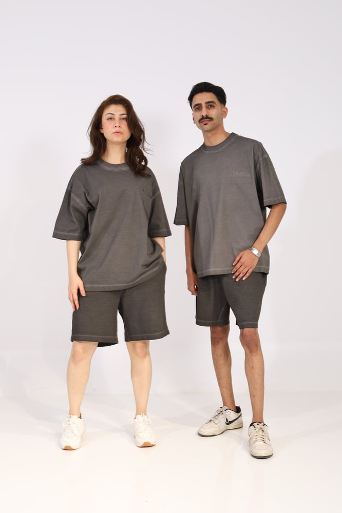 رصاصي مغسول