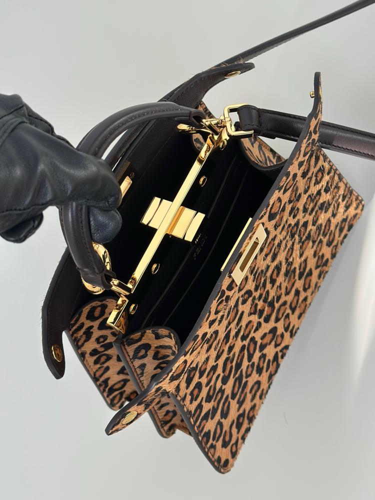 FENDI petite Peekaboo ISeeU leopard-print tote bag