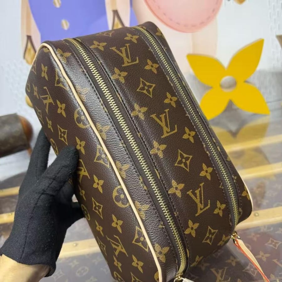 Dopp LV Bag