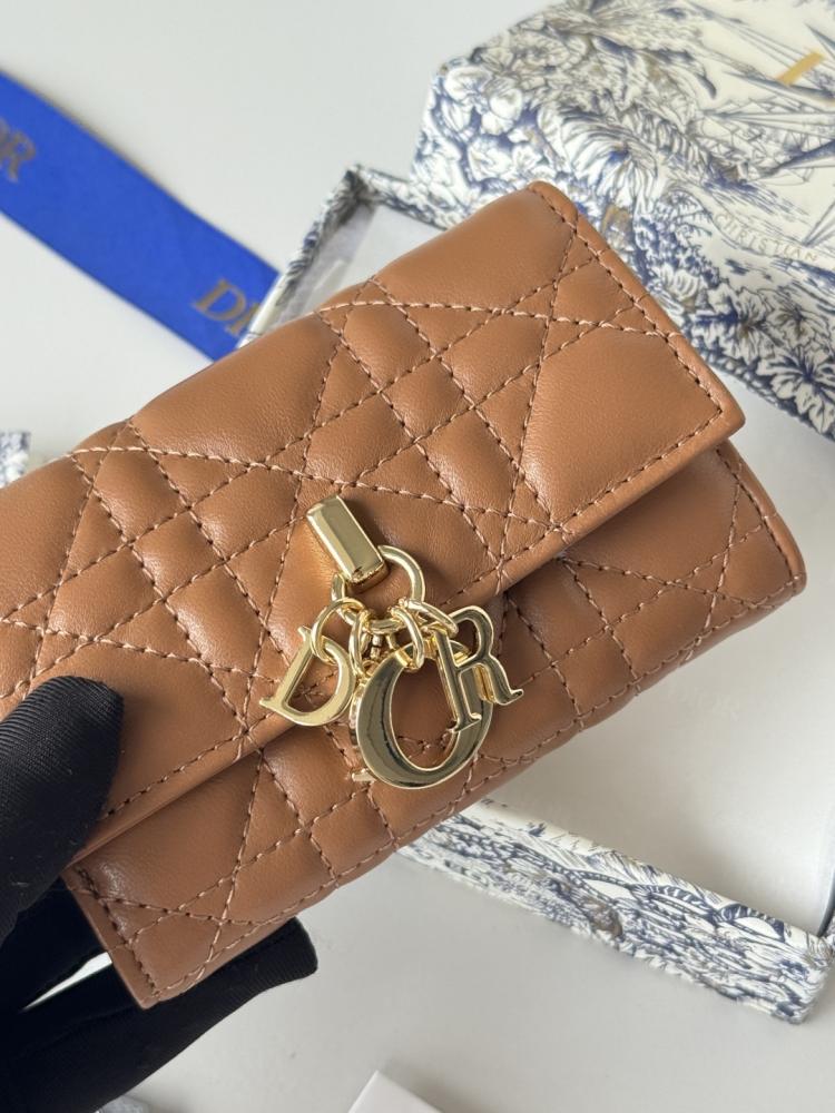 Dior wallet