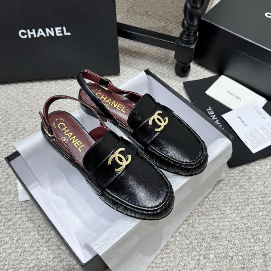 CHANEL Slingbacks