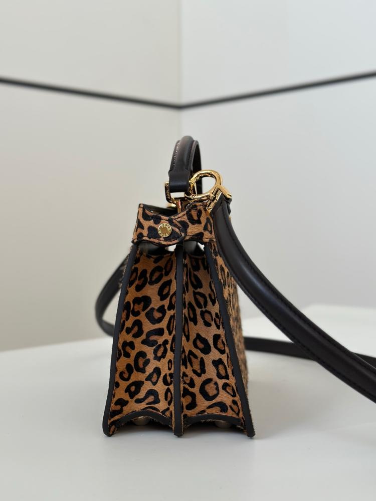 FENDI petite Peekaboo ISeeU leopard-print tote bag