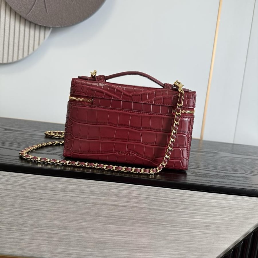 CHANEL Vanity with Chain