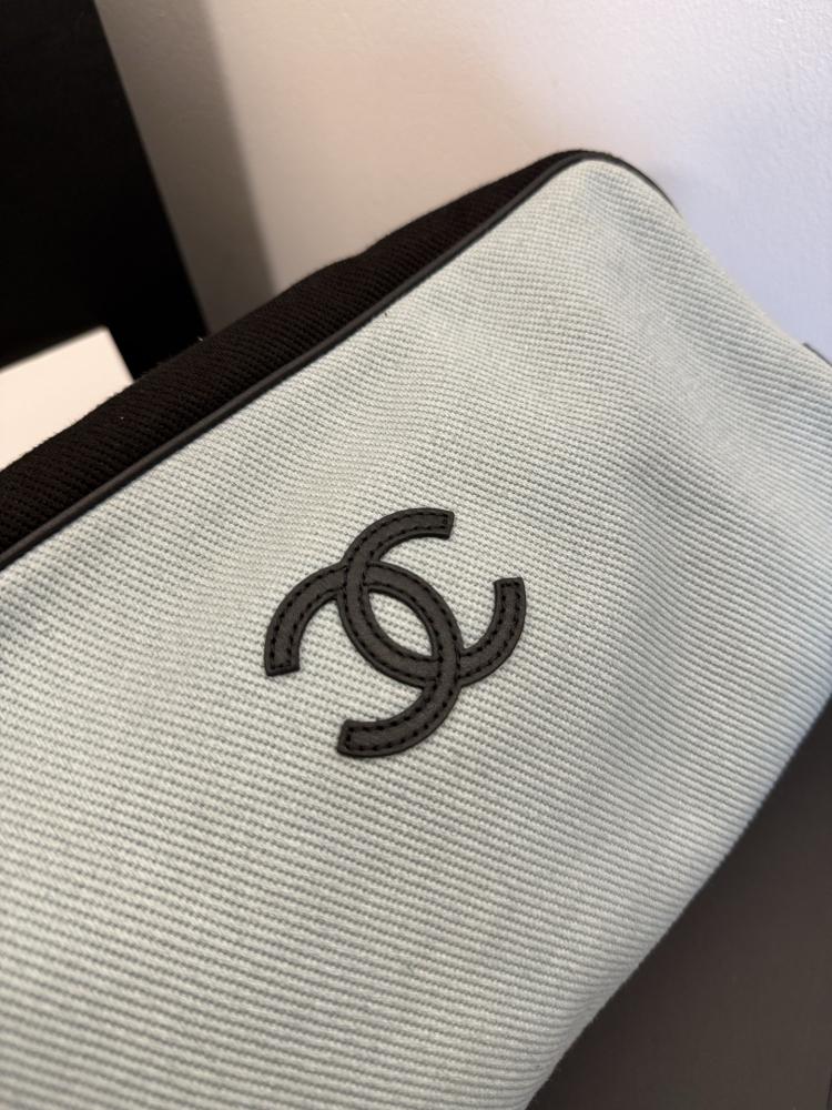CHANEL Zipped Big Pouch