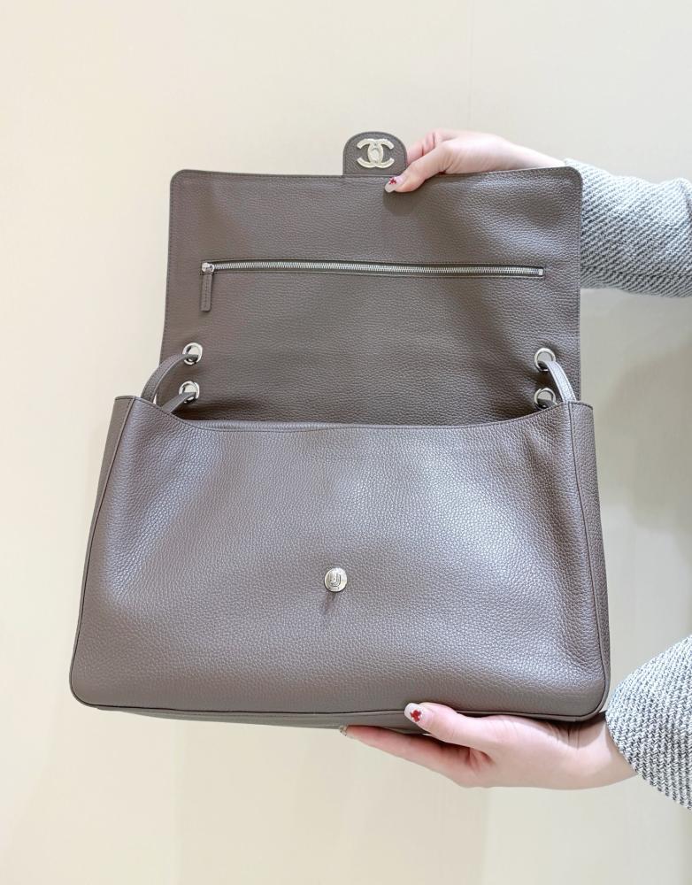 Chanel Maxi Flapbag 38CM