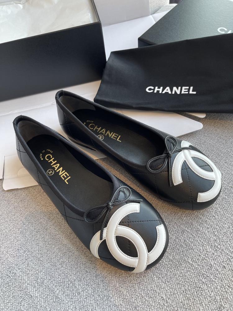 CHANEL Ballet flats Lambskin