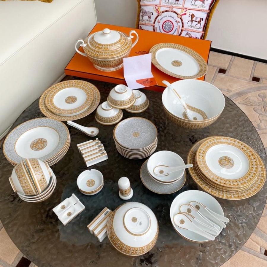 طقم سفرة فاخر 58 قطعة HERMES  Mosaïque au 24 gold