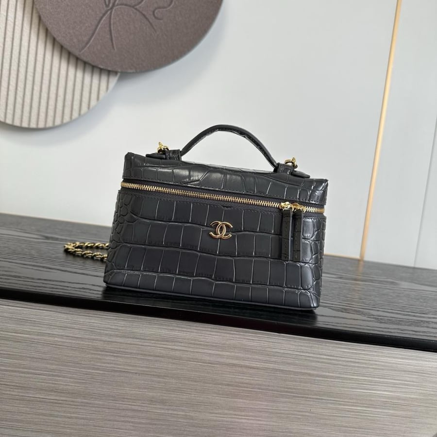 CHANEL Vanity with Chain