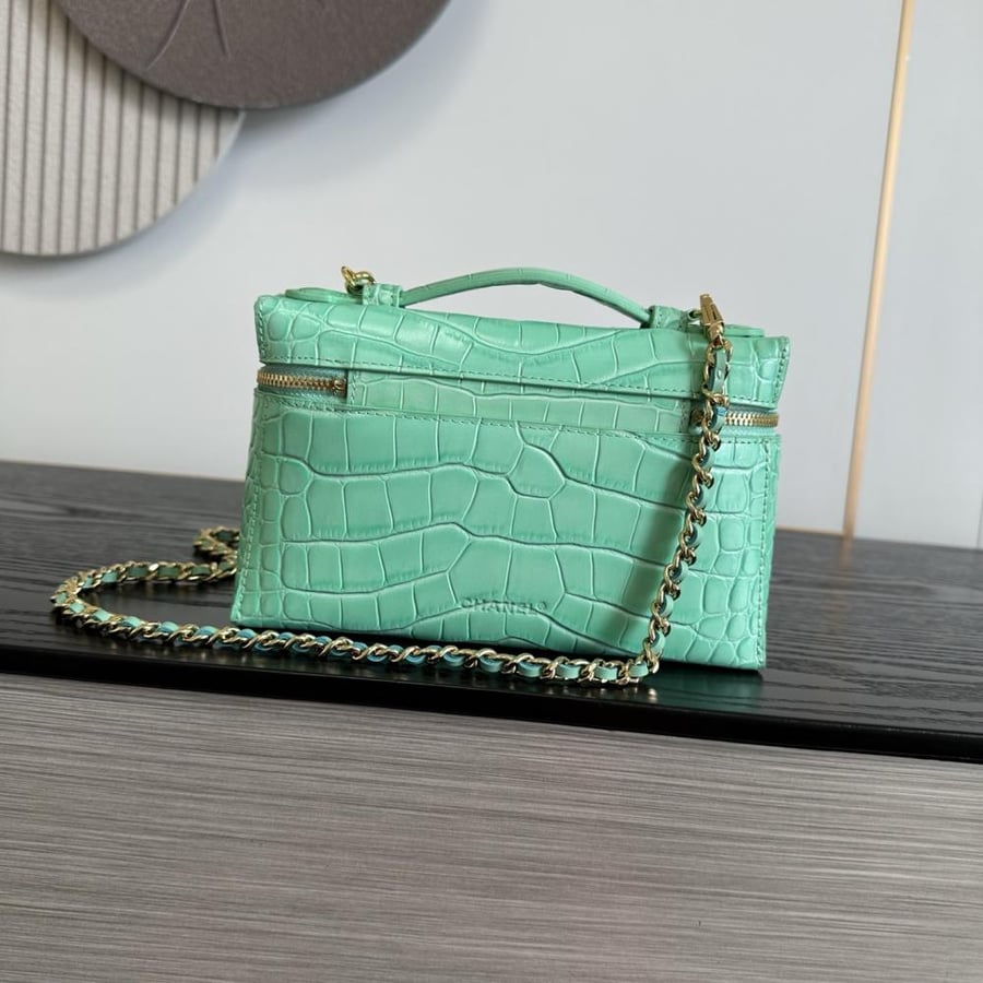 CHANEL Vanity with Chain