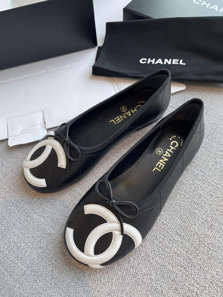 CHANEL Ballet flats Lambskin