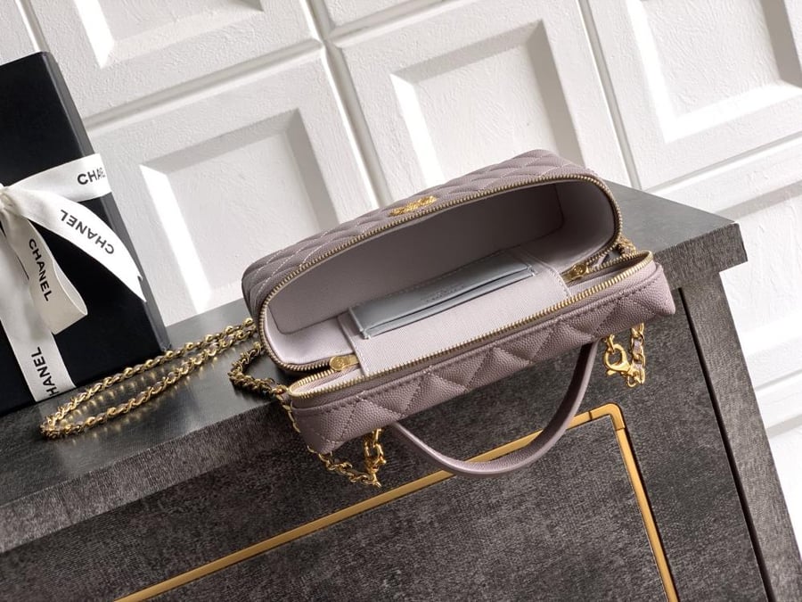CHANEL Vanity with Chain